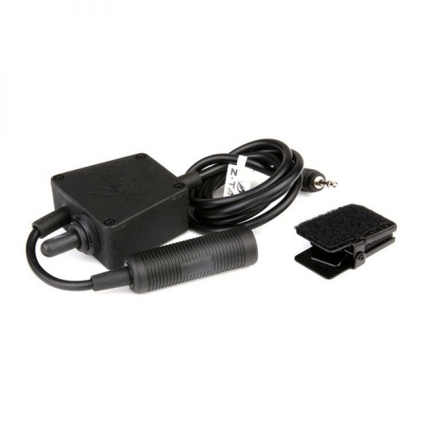 464174 Z122 Yeasu P.T.T. Push-to-Talk knop met klip aan de achterkant voor het bevestigen aan een vest of strap. <div class="colordesc">zwart</div>