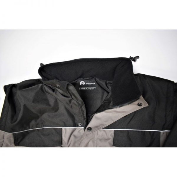 KM Workwear Werkjack Km grijs zwart met afritsbare mouw3 <div>Merk: <span id="bestelnummer">Km Workwear</span></div> <div>Materiaal: <span id="bestelnummer">Polyester Oxford</span></div> <div id="tekst"> Praktische werkjas in kleur grijs/zwart, sterk en duurzaam voor buitenwerk. Gemaakt van 600 x 300D Polyester Oxford met PU coating en afwerking met tapeseam, waardoor je het buiten lang kunt uithouden, ook bij mindere omstandigheden. </div>