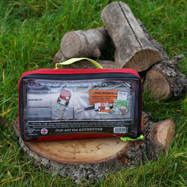469465 BCB Preppers pack CK06812 <strong>Waarom kiezen voor de BCB Prepper's Pack?</strong> <ul> <li><strong>Uitgebreide voorbereiding:</strong> Bevat meer dan 30 essentiële items voor noodsituaties en survival.</li> <li><strong>Duurzaam en waterdicht:</strong> De tas is ontworpen om je uitrusting veilig en droog te houden.</li> <li><strong>Organisatie en toegankelijkheid:</strong> Meerdere compartimenten maken het gemakkelijk om snel de juiste benodigdheden te vinden.</li> <li><strong>Veelzijdigheid:</strong> Geschikt voor verschillende scenario's, van outdooractiviteiten tot noodvoorbereiding.</li> <li><strong>Betrouwbare kwaliteit:</strong> Samengesteld door BCB, een gerenommeerd merk in survival- en outdoorproducten.</li> </ul> <strong>Afmetingen:</strong> Compact en gemakkelijk mee te nemen in een rugzak of weekendtas. <strong>Gewicht:</strong> 835 g <strong>Merk:</strong> BCB De <strong>BCB Prepper's Pack CK068</strong> is perfect voor iedereen die goed voorbereid wil zijn op onvoorziene situaties. Of je nu op avontuur gaat in de wildernis of jezelf wilt beschermen tegen noodsituaties thuis, deze kit biedt de tools en kennis om veilig en zelfvoorzienend te blijven.