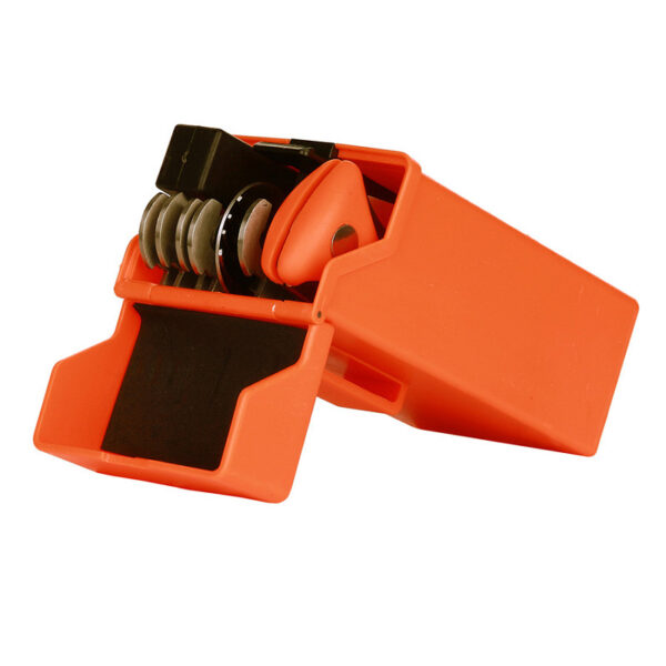 Multi survival box 1 <strong>Waarom kiezen voor de Multi Survival Box?</strong> <ul> <li><strong>Volledige overlevingskit</strong>: De box bevat essentiële gereedschappen voor het bereiden van voedsel, onderhouden van uitrusting en het uitvoeren van reparaties in de natuur.</li> <li><strong>Compact en efficiënt</strong>: Alle items zijn zorgvuldig geselecteerd en opgeborgen in een handige en stevige verpakking, ideaal voor outdoor avonturen.</li> <li><strong>Gemaakt voor professionals</strong>: Deze kit is ontwikkeld voor serieuze overlevingsdeskundigen en avonturiers die alleen de beste kwaliteit gereedschappen nodig hebben in kritieke situaties.</li> </ul> <strong>Gewicht:</strong> 465 g <strong>Merk:</strong> Fosco Industries <strong>Geselecteerde kleur:</strong> Oranje <hr /> Met de <strong>Multi Survival Box</strong> ben je altijd voorbereid voor onverwachte situaties in de natuur. Het is de ideale kit voor elke buitenactiviteit, van kamperen en trektochten tot extreme survivalomstandigheden. Zorg dat je nooit zonder essentiële tools zit in de wildernis met deze complete en professionele overlevingsset.