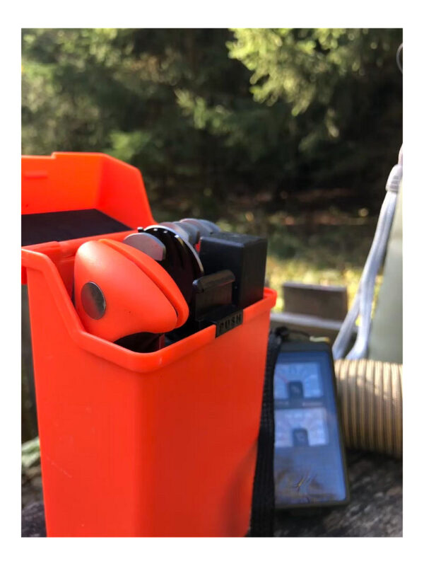 Multi survival box3 <strong>Waarom kiezen voor de Multi Survival Box?</strong> <ul> <li><strong>Volledige overlevingskit</strong>: De box bevat essentiële gereedschappen voor het bereiden van voedsel, onderhouden van uitrusting en het uitvoeren van reparaties in de natuur.</li> <li><strong>Compact en efficiënt</strong>: Alle items zijn zorgvuldig geselecteerd en opgeborgen in een handige en stevige verpakking, ideaal voor outdoor avonturen.</li> <li><strong>Gemaakt voor professionals</strong>: Deze kit is ontwikkeld voor serieuze overlevingsdeskundigen en avonturiers die alleen de beste kwaliteit gereedschappen nodig hebben in kritieke situaties.</li> </ul> <strong>Gewicht:</strong> 465 g <strong>Merk:</strong> Fosco Industries <strong>Geselecteerde kleur:</strong> Oranje <hr /> Met de <strong>Multi Survival Box</strong> ben je altijd voorbereid voor onverwachte situaties in de natuur. Het is de ideale kit voor elke buitenactiviteit, van kamperen en trektochten tot extreme survivalomstandigheden. Zorg dat je nooit zonder essentiële tools zit in de wildernis met deze complete en professionele overlevingsset.