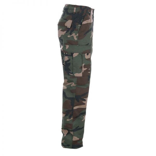 111211 BDU broek woodland 1 <div> <div></div> <div>Ga voor duurzaamheid en comfort met de Fostex Garments® BDU Broek. Lichtgewicht en ideaal voor outdooractiviteiten, werk en security. Met een ruime pasvorm en gemaakt van 65% polyester en 35% katoen, is deze broek een klassieke keuze voor professionals en avonturiers.</div> </div> <div><a title="Maattabel" href="https://dump.dev.newagents.nl/wp-content/uploads/2021/08/Maattabel-BDU-Broek-deDump.nl_.pdf" target="_blank" rel="noopener noreferrer"> <button><span style="color: #ef471f; font-size: medium;"><strong>Maattabel</strong></span></button></a></div> <div><b>Bij twijfel bestel een maatje kleiner, de broeken vallen groot en breed om de taille uit! Daarnaast </b><strong>adviseren wij de volgende koppelriem mee te bestellen(link):<em> </em><a href="https://dump.dev.newagents.nl/product/tropenkoppel-breed-2/">» Fostex Tropenkoppel Breed «</a></strong></div>
