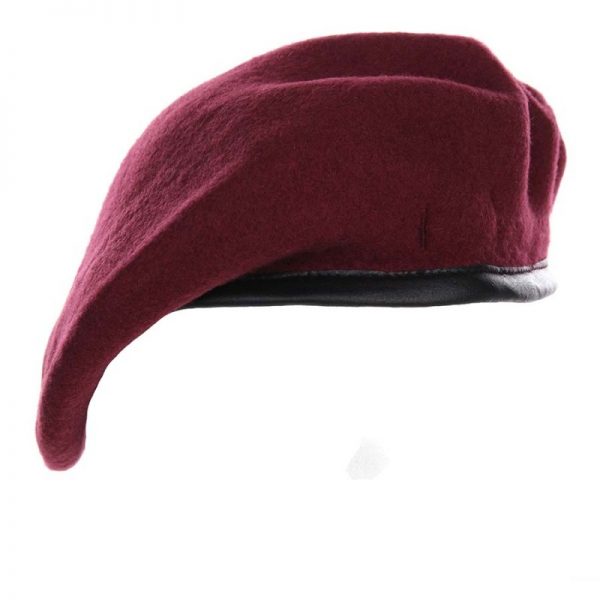 211117 Baret bordo De leger baret KL Groen van 100% wol bij DeDump.nl is een authentiek militair accessoire dat zowel functioneel als duurzaam is. Gemaakt van hoogwaardige wol biedt deze baret uitstekende warmte en comfort tijdens militaire activiteiten. De baret is speciaal ontworpen voor militaire toepassingen en past goed bij de uniformen en uitrusting van soldaten. Het is een essentieel onderdeel van de uitrusting voor militaire eenheden en wordt vaak gebruikt als onderdeel van formele en ceremoniële uniformen. Deze legerbaret is beschikbaar in meerdere kleuren, waardoor het aan verschillende legeruniformen kan worden aangepast. Het toevoegen van deze baret aan het uniform zorgt voor een professionele uitstraling en eenheid binnen de gelederen. Naast het symbolische belang, biedt de baret ook praktische voordelen. Het beschermt het hoofd tegen weersinvloeden en biedt een mate van camouflage tijdens militaire operaties. Kies voor authenticiteit en functionaliteit met onze leger baret van 100% wol. Bestel nu bij DeDump.nl en voeg dit belangrijke militaire accessoire toe aan je uitrusting. <div></div>