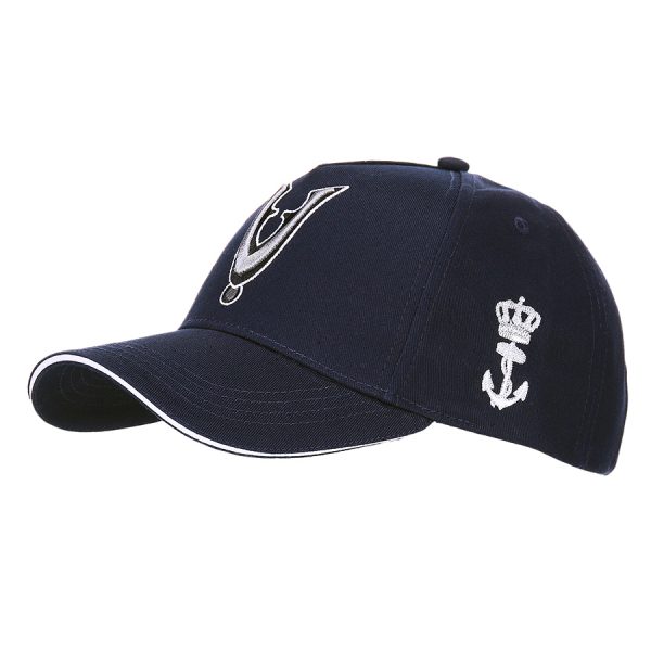 1111215103 Baseball veteranen cap KM 4 De Fostex Garments® Veteranen Cap Koninklijke Marine is een prachtige cap voor Nederlandse veteranen of verzamelaars. Verzamel de unieke serie veteranen caps van alle vier onderdelen binnen de Nederlandse strijdkrachten, inclusief de Koninklijke Marine. De cap is volledig verstelbaar via een clip-sluiting aan de achterzijde, wat zorgt voor een perfecte pasvorm voor iedereen. De cap is gemaakt van 100% katoen en heeft een mooie marine blauwe kleur. Het materiaal is van hoge kwaliteit en voelt comfortabel aan op het hoofd. Of je de cap nu draagt als eerbetoon aan de Koninklijke Marine of als verzamelaar, het is een waardevolle toevoeging aan je collectie. Koop nu de Fostex Garments® Veteranen Cap Koninklijke Marine en maak deel uit van de Nederlandse militaire geschiedenis. Verzamel de hele serie en toon je respect voor onze heldhaftige veteranen.