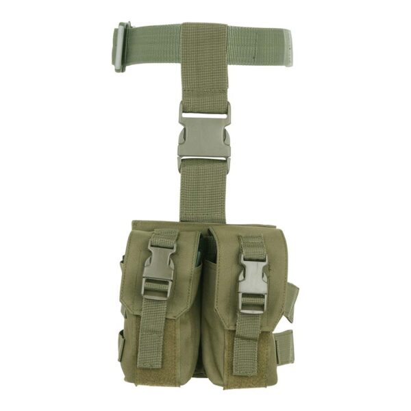 359854 Drop leg M4 mag pouch6 Het Drop Leg M4 Mag Pouch dijbeensysteem is ideaal voor tactische situaties. Met dubbele M4 houdertassen voor vier magazijnen, klittenband- en snelsluiting, en verstelbare banden voor optimaal comfort.