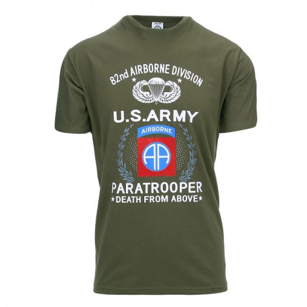 133638 T shirt U.S. Army Paratrooper 82ND Het <strong>Fostex® WWII Series T-shirt</strong> met de opdruk van de <strong>U.S. Army Paratrooper 82nd</strong> eert de <strong>82nd Airborne Division</strong>, een elite-eenheid van de <strong>United States Army</strong>. Dit T-shirt is vervaardigd uit <strong>95% katoen</strong> en <strong>5% elastaan</strong>, wat zorgt voor een uitstekende pasvorm en comfort. Met een gewicht van <strong>160 gram/m²</strong> biedt het shirt een stevige en duurzame kwaliteit. De opdruk benadrukt de trots en de geschiedenis van de 82nd Airborne Division, gestationeerd in <strong>Fort Bragg, North Carolina</strong>, en bekend om hun parachutisten en de bijnaam "All-American" vanwege de wervingsbasis uit alle staten van de VS. <a title="Maattabel" href="https://dump.dev.newagents.nl/wp-content/uploads/2024/09/T-shirt-U.S.-Army-Paratrooper-82ND.pdf" target="_blank" rel="noopener noreferrer"><button><span style="color: #ef471f;font-size: medium"><strong>Maattabel</strong></span></button></a>