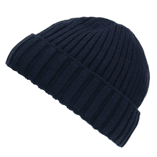 214318 Beanie muts3 <big>Deze beanie Blauw is ideaal voor de extreem koude seizoenen. ​Dankzij de fleece voering, blijft het hoofd erg warm terwijl het nog steeds comfortabel zit.</big> <big><strong>Materiaal:</strong> Gebreid, gemaakt van 100% Acryl, voering gemaakt van 100% Polyester. <strong>Maat: </strong>One size fits all</big> <ul> <li>Gebreid</li> <li>Fleece voering</li> <li>Ademend</li> <li>Goed isolerend</li> <li>Gewicht 125 gr</li> </ul>