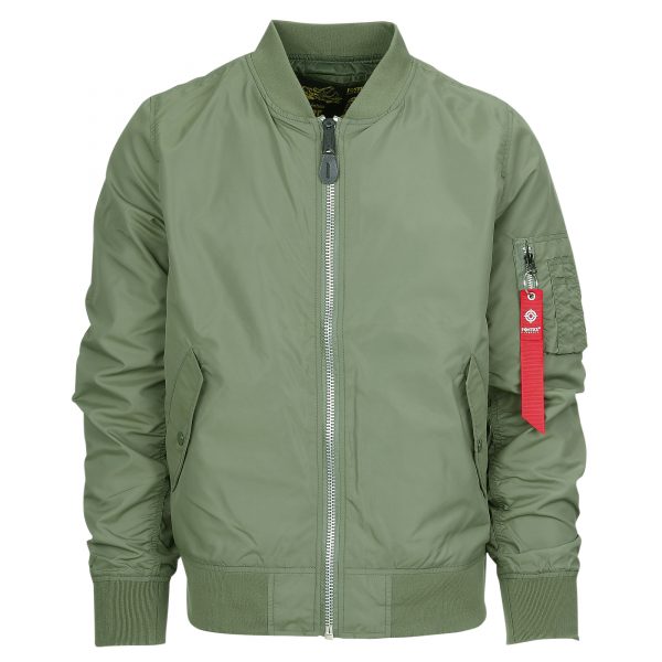 111121420 MA 1 summer bomber jack <strong>De Fostex Garments® MA-1 Commander Summer Bomber Jack</strong> is een stijlvolle, moderne interpretatie van de iconische bomberjacks die oorspronkelijk werden gedragen door piloten van de <strong>U.S. Air Force</strong> en <strong>U.S. Navy</strong> in de jaren ’50. Met een <strong>slim-fit design</strong> en een comfortabele pasvorm is dit jack ideaal voor casual gebruik tijdens het <strong>tussenseizoen</strong> of op koudere zomerdagen. De bomber jas is niet alleen praktisch maar ook trendy, en is een vaste waarde in het hedendaagse straatbeeld. Het lichte ontwerp en de duurzame materialen maken dit jack perfect voor dagelijks gebruik, terwijl de details zoals de <strong>"Remove Before Flight"-sleutelhanger</strong> en het <strong>MA-1 mouwzakje</strong> zorgen voor een authentieke uitstraling. <a title="Maattabel" href="https://dump.dev.newagents.nl/wp-content/uploads/2022/12/121420-MA-1-summer-bomber-jack-maattabel.pdf" target="_blank" rel="noopener noreferrer"><button><span style="color: #ef471f;font-size: medium"><strong>Maattabel</strong></span></button></a>