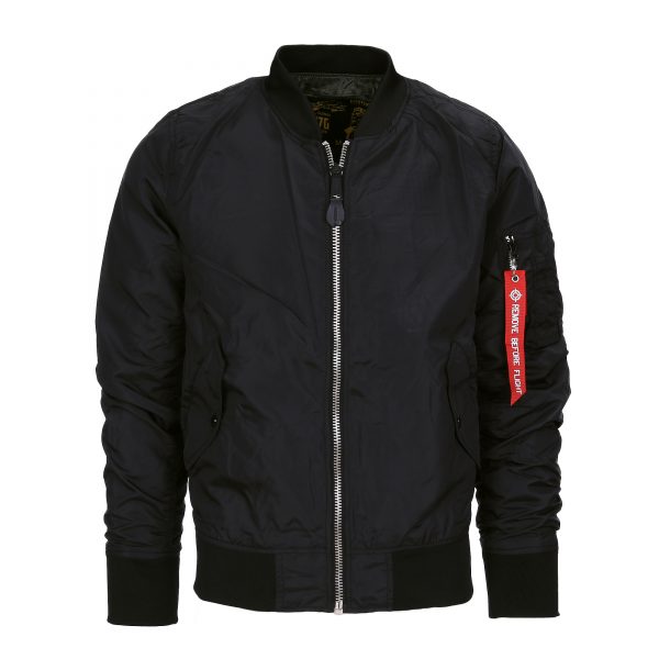 111121420 MA 1 summer bomber jack5 <strong>De Fostex Garments® MA-1 Commander Summer Bomber Jack</strong> is een stijlvolle, moderne interpretatie van de iconische bomberjacks die oorspronkelijk werden gedragen door piloten van de <strong>U.S. Air Force</strong> en <strong>U.S. Navy</strong> in de jaren ’50. Met een <strong>slim-fit design</strong> en een comfortabele pasvorm is dit jack ideaal voor casual gebruik tijdens het <strong>tussenseizoen</strong> of op koudere zomerdagen. De bomber jas is niet alleen praktisch maar ook trendy, en is een vaste waarde in het hedendaagse straatbeeld. Het lichte ontwerp en de duurzame materialen maken dit jack perfect voor dagelijks gebruik, terwijl de details zoals de <strong>"Remove Before Flight"-sleutelhanger</strong> en het <strong>MA-1 mouwzakje</strong> zorgen voor een authentieke uitstraling. <a title="Maattabel" href="https://dump.dev.newagents.nl/wp-content/uploads/2022/12/121420-MA-1-summer-bomber-jack-maattabel.pdf" target="_blank" rel="noopener noreferrer"><button><span style="color: #ef471f;font-size: medium"><strong>Maattabel</strong></span></button></a>