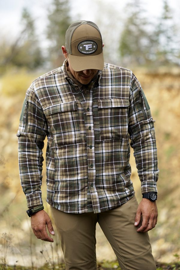 111135505 TF 2215 flanel Contractor shirt8 <h3 data-start="0" data-end="70"><strong data-start="4" data-end="68">TF-2215 Flannel Contractor Overhemd – Tactisch & Functioneel</strong></h3> <p data-start="72" data-end="502">Het <strong data-start="76" data-end="115">TF-2215 Flannel Contractor Overhemd</strong> is speciaal ontwikkeld voor de <strong data-start="147" data-end="176">actieve outdoorliefhebber</strong> die waarde hecht aan <strong data-start="198" data-end="248">comfort, functionaliteit en een robuust design</strong>. Dit <strong data-start="254" data-end="300">hoge kwaliteit flanellen katoenen overhemd</strong> is niet alleen <strong data-start="316" data-end="339">duurzaam en ademend</strong>, maar ook voorzien van diverse <strong data-start="371" data-end="398">tactische eigenschappen</strong> die het perfect maken voor <strong data-start="426" data-end="499">outdoor avonturen, survival, airsoft, reizen en professioneel gebruik</strong>.</p> <p data-start="504" data-end="847">Dit veelzijdige overhemd combineert <strong data-start="540" data-end="597">een klassieke uitstraling met moderne functionaliteit</strong>, waardoor het zowel in het <strong data-start="625" data-end="680">dagelijks leven als tijdens uitdagende activiteiten</strong> een uitstekende keuze is. Dankzij de <strong data-start="718" data-end="778">praktische zakken met ritssluiting en klittenbandpanelen</strong> kun je <strong data-start="786" data-end="844">kleine gear, documenten of accessoires veilig opbergen</strong>.</p>