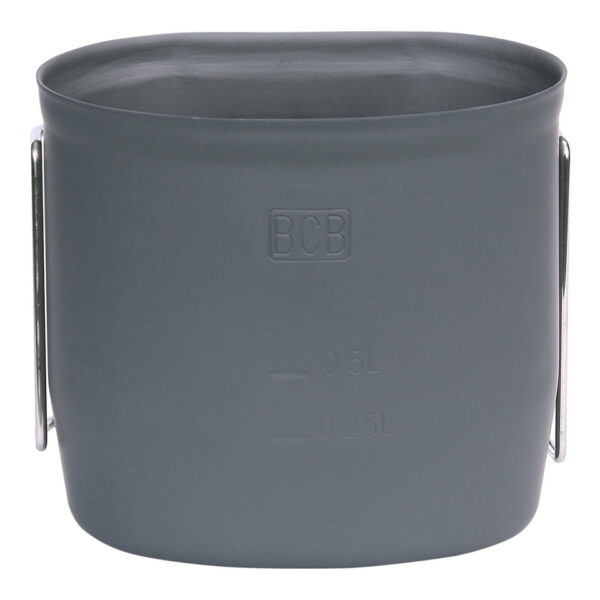 311081 BCB Crusader Cup Canteen MK 2 1 Litre CN540C6 <big>De nieuwste Crusader Cup is groter maar lichter dan zijn voorganger met een nieuw ontworpen basis die is geoptimaliseerd om de maximale hoeveelheid warmte van de bijgewerkte Crusader Cooker Mk 2 (apart verkrijgbaar) op te vangen. Dit hoogwaardige kookgerei is gemaakt van aluminium met een harde afwerking die niet reflecteert, geen plakker heeft en gemakkelijk schoon te maken is. De drinkbeker is zo ontworpen dat deze onder de NATO (58 patroon) waterfles past als onderdeel van het Crusader II Kooksysteem. Kan ook als kookpot worden gebruikt.</big> <strong><big>Details:</big></strong> <ul> <li><big>Past veilig op de integrale arm van de Crusader MK 2 Field Cooker.</big></li> <li><big>Harde duurzame hittebestendige matte afwerking</big></li> <li><big>Roestvrij stalen handgrepen</big></li> <li><big>Geïsoleerde, anti-verbrandingsrand aan de beker</big></li> <li><big>Snelle kooktijd: 5 minuten voor 500ml</big></li> <li><big>Ook voorzien van 0,25 L en 0,5L markeringen.</big></li> <li><big>Groot genoeg voor grote boil-in-the-bag zakjes of voor een brew up.</big></li> <li><big>Afmetingen: 13,7 x 10,2 x 10 cm</big></li> </ul>