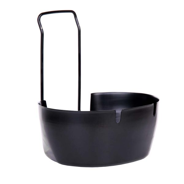 311085 BCB Crusader cooker2 BCB Crusader Kooksysteem. Dit kookonderstel is voorzien van een compartiment waar brandstof in gedaan kan worden. Klap de beugel over het compartiment met brandbare gel en plaats de BCB Cup op het vuur. Het Crusader kooksysteem is zo ontworpen dat de luchtstroom er perfect door heen gaat wat vervolgens zorgt voor een optimale vlam. Het betreft hier alleen het kookonderstel zonder Cup.