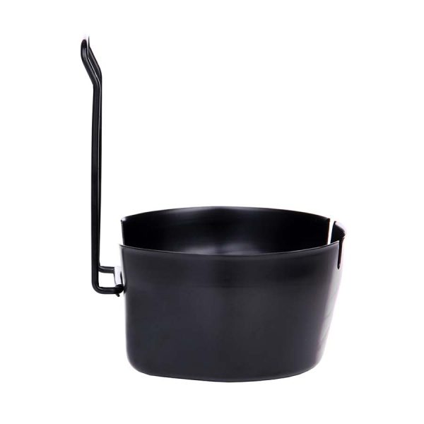 311085 BCB Crusader cooker3 BCB Crusader Kooksysteem. Dit kookonderstel is voorzien van een compartiment waar brandstof in gedaan kan worden. Klap de beugel over het compartiment met brandbare gel en plaats de BCB Cup op het vuur. Het Crusader kooksysteem is zo ontworpen dat de luchtstroom er perfect door heen gaat wat vervolgens zorgt voor een optimale vlam. Het betreft hier alleen het kookonderstel zonder Cup.