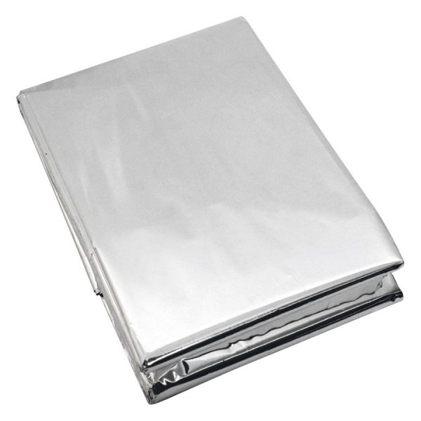319391 BCB Emergency blanket CL041 <big>BCB Emergency deken zilver/chrome. Lichtgewicht en compact deken welke in een noodsituatie gebruikt kan worden om warm te blijven. Houdt tot 90% van de lichaamswarmte vast.</big> <strong>Kenmerken:</strong> <ul> <li><big>Lichtgewicht folie </big></li> <li><big>NATO approved: NSN-7210-99-991-0460</big></li> <li><big>Grootte: 202 cm x 132 cm</big></li> </ul>
