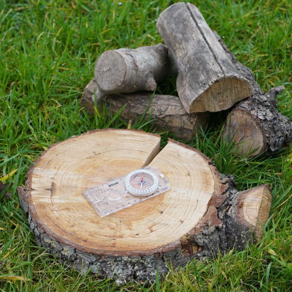 467130 BCB Expedition kompas 4 in 1 SILVA CK406 1 <big>Expedition kompas 4 in 1 van 100% plastic.</big> Functies: <ul> <li><big>Romer-schalen voor het plotten van posities op de kaart </big></li> <li><big>Declinatie schaal</big></li> <li><big>Template voor het markeren van posities op een kaart</big></li> <li><big>Geschikt voor nachtnavigatie</big></li> </ul> BCB is een gerenomeerd Engels outdoor merk welke levensreddende en specialistische outdoor producten ontwikkelt. Op het gebied van Militair, Outdoor of beveiliging, kunt u op het merk BCB vertrouwen. BCB is bekend in de outdoor wereld en staat voor kwalitatieve en efficiënte producten. De producten zijn veelal voorzien van NATO goedkeuring.