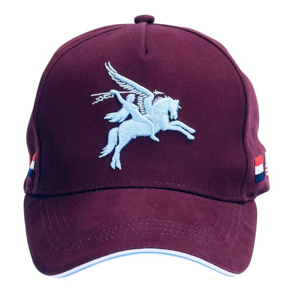 215084 Baseball cap Pegasus WWII 3D2 <h3 data-start="0" data-end="52"><strong data-start="4" data-end="50">Baseball Cap Market Garden Pegasus WWII 3D</strong></h3> <p data-start="54" data-end="357">Deze <strong data-start="59" data-end="105">Fostex Garments® Pegasus WWII Baseball Cap</strong> is een eerbetoon aan de <strong data-start="130" data-end="159">iconische Pegasus Brigade</strong> uit de Tweede Wereldoorlog. De cap maakt deel uit van de <strong data-start="217" data-end="239">Pegasus WWII-serie</strong> en is voorzien van een <strong data-start="263" data-end="300" data-is-only-node="">hoogwaardige 3D geborduurde tekst</strong>, wat zorgt voor een stoere en authentieke uitstraling.</p> <p data-start="359" data-end="513">Dankzij de <strong data-start="370" data-end="394">verstelbare sluiting</strong> aan de achterzijde is de cap geschikt voor <strong data-start="438" data-end="450">iedereen</strong> en biedt hij een <strong data-start="468" data-end="488">perfecte pasvorm</strong> voor optimaal comfort.</p>