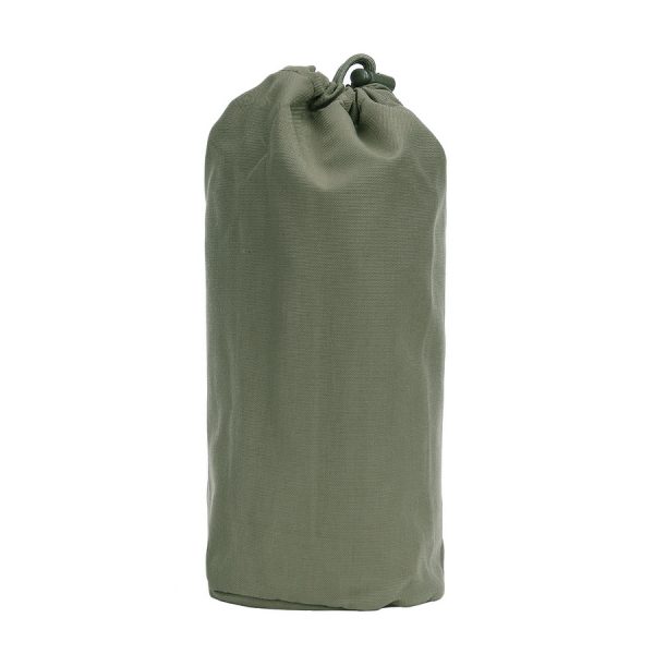 319562 TF 2215 Tarp1 1 <strong><big>TF-2215 Tarp </big></strong> <hr /> <big>Deze lichtgewicht tarp Olive Drab is ontworpen voor actieve outdoor mensen die graag de wildernis in trekken. Met de TF-2215 tarp kun je in no time een tijdelijk onderkomen maken. Het zeil is ideaal voor diverse buitensport activiteiten zoals trekking, vissen/jacht of als nood onderkomen.</big> <big>De tarp is gemaakt van 210T polyester rip-stop met PP webbing voor het buitenkant. Polyester oxford met PP-band voor buitenzak.</big> <strong>Afmeting zeil:</strong> 3 x 3 meter (10x10 feet) <strong>Tarp is verpakt in een pouch met Molle systeem en heeft de volgende inhoud:</strong> <ul> <li><big>1x Tarp / zeil 3 x 3 m</big></li> <li><big>6x aluminium haring</big></li> <li><big>1x touw 12m (zelf op maat te knippen)</big></li> </ul> <big><strong>Kenmerken:</strong></big> <ul> <li><big>Drukknopen zodat het gemakkelijker bij elkaar blijft en op te vouwen is.</big></li> <li><big>Inclusief Molle foudraal om het gemakkelijk op te bergen</big></li> <li><big>Te bevestigen aan elke Molle compatible rugzak</big></li> <li><big>Verstevigde hoeken met O-ringen en lussen met D-ringen</big></li> </ul> 210T polyester rip-stop met PP webbing &nbsp;