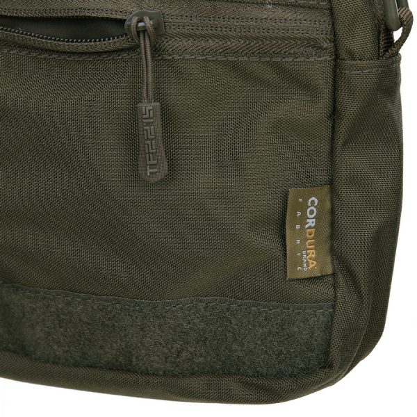 359561 TF 2215 EDC schouder tasje2 <big>Deze TF-2215 tas is de ideale EDC (Everyday Carry) tas voor dagelijks gebruik. Het is ook je perfecte reisgenoot, omdat al je dagelijke  benodigdheden erin passen, zoals je smartphone, paspoort, vliegtickets, powerbank, USB-kabels, medicijnen, zakmes, etc. Deze tas heeft een afneembare draagriem.</big> <big><strong>Kenmerken:</strong></big> <ul> <li><big>Gemaakt van duurzaam Cordura 500D-materiaal</big></li> <li><big>Afneembare schouderband</big></li> <li><big>Afmetingen: 19 x 16 x 6 cm</big></li> <li><big>1 hoofd compartiment met ritsluiting + intern net vak en afsluiting via een flap met klittenband</big></li> <li><big>1 extern vak met ritssluiting</big></li> </ul> Ranger Green
