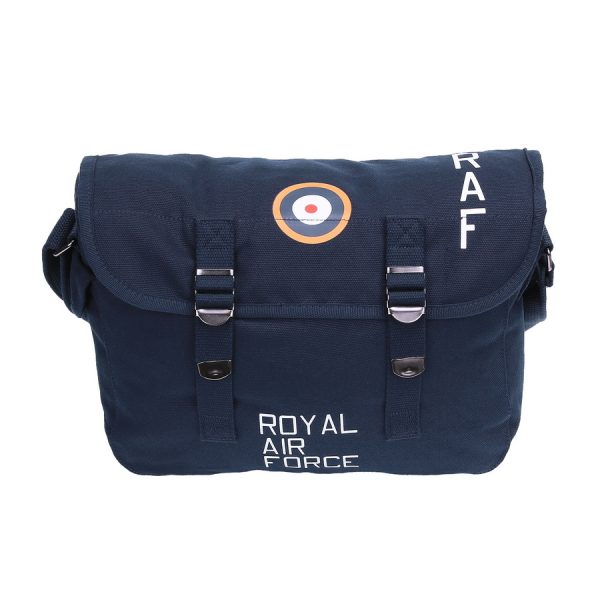 353641 Pukkel Royal Air Force1 <h3 data-start="0" data-end="65"><strong data-start="4" data-end="57">Fostex WWII Series – Pukkel Royal Air Force (RAF)</strong> ️✈️</h3> <p data-start="67" data-end="404">De <strong data-start="70" data-end="103">Fostex WWII Series Pukkel RAF</strong> is een <strong data-start="111" data-end="145">authentieke canvas schoudertas</strong> met een stoere <strong data-start="161" data-end="198">Royal Air Force (RAF) WWII-opdruk</strong>. Deze klassieke <strong data-start="215" data-end="241">militaire stijl pukkel</strong> is geïnspireerd op de uitrusting van de Britse luchtmacht en is perfect voor <strong data-start="319" data-end="401">dagelijks gebruik, outdoor avonturen of als verzamelitem voor WOII-liefhebbers</strong>.</p> <p data-start="406" data-end="599">Gemaakt van <strong data-start="418" data-end="447">100% stevig canvas katoen</strong>, biedt deze tas een <strong data-start="468" data-end="499">duurzaam en robuust ontwerp</strong>, ideaal voor het <strong data-start="517" data-end="596">vervoeren van persoonlijke spullen, boeken, gadgets en andere benodigdheden</strong>.</p>