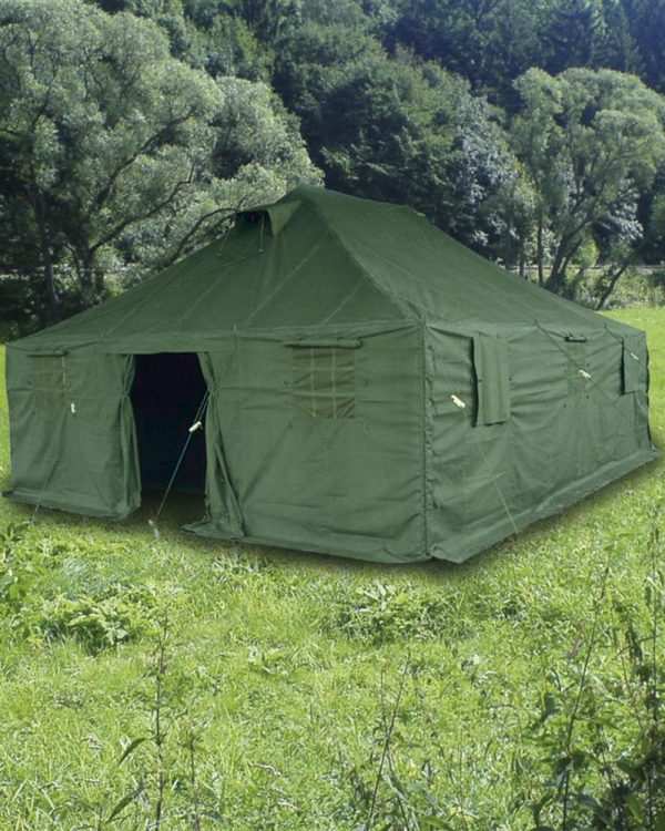 mil tec legertent 6x5 1 Bent u op zoek naar een duurzame en ruime legertent voor uw volgende kampeertrip? Dan is de Miltec legertent een uitstekende keuze! Deze tent is gemaakt van 100% polyester (canvas, 300g/qm) materiaal en heeft een stevig stalen frame. De tentvloer is gemaakt van 100% polyethyleen en biedt extra bescherming tegen de elementen. Met een oppervlakte van 30 m2 (6 x 5 m) en een hoogte van 3,2 m in het midden en 1,75 m aan de zijkanten, biedt de Miltec legertent veel ruimte om te bewegen en comfortabel te slapen. De tent wordt geleverd in verschillende delen die gemakkelijk te monteren zijn. De afmetingen van de verpakking zijn 1,85 x 0,14 x 0,10 m voor het frame en 0,90 x 0,70 x 0,40 m voor de tent. Het totale gewicht van de tent is 89,9 kg. De Miltec legertent is verkrijgbaar tegen een geweldige prijs en wordt geleverd met gratis verzending! De levertijd kan in overleg worden bepaald. Bestel nu en ervaar het gemak en comfort van deze ruime legertent tijdens uw volgende kampeeravontuur! Flysheet: 100% Polyester (Canvas, 300g/qm) Tent vloer: 100% Polyethylen Frame: staal – Afmetingen:  6 x 5 x 3,2 x 1,75 m – Oppervlakte 30 m2 (6 x 5 m) – Hoogte midden: 3,2 m – Hoogte zijkanten: 1,75 m Afmeting verpakking: 1,85 x 0,14 x 0,10 m frames 1,75 x 0,14 x 0,12 m frames 0,90 x 0,70 x 0,40 m tent gewicht: 89,9 kg <strong>Levertijd in overleg! Gratis verzending!</strong>