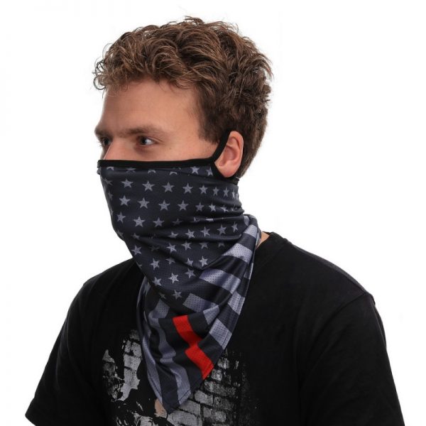 219362 Gezichtsmasker met oorlus USA grijs style 31 Gezichtsmasker met oorlus gemaakt van 100% polyester. Multifunctionele 2-in-1 gezichtsmasker met sjaal en oor bevestiging voor zowel mannen en vrouwen. Het masker is naadloos en flexibel waardoor deze comfortabel zit. Winddicht, zweet absoberend, warm en ademend.