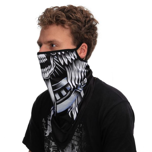 219367 Gezichtsmasker met oorlus skull met zwaard style 81 Gezichtsmasker met oorlus gemaakt van 100% polyester. Multifunctionele 2-in-1 gezichtsmasker met sjaal en oor bevestiging voor zowel mannen en vrouwen. Het masker is naadloos en flexibel waardoor deze comfortabel zit. Winddicht, zweet absoberend, warm en ademend.