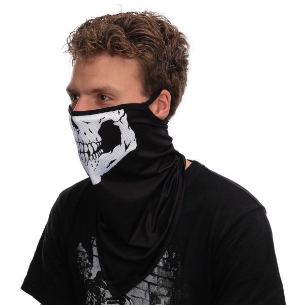 219368 Gezichtsmasker met oorlus skull style 91 Gezichtsmasker met oorlus gemaakt van 100% polyester. Multifunctionele 2-in-1 gezichtsmasker met sjaal en oor bevestiging voor zowel mannen en vrouwen. Het masker is naadloos en flexibel waardoor deze comfortabel zit. Winddicht, zweet absoberend, warm en ademend.