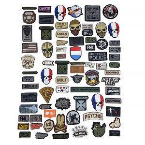 Zak assortie PVC emblemen 75 stuks