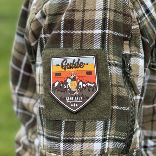 444170 7378 Embleem 3D PVC Guide 230072 Outdoor Patches! Dit is een unieke serie emblemen ontworpen voor de avontuurlijke outdoormensen in de wereld. Hou je van bushcraft, hiken, reizen en verken je graag de natuur? Deze outdoor emblemen geven je trip een morele boost! Embleem met tekst/afbeelding van PVC met klittenband aan de achterzijde.