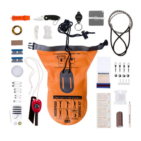 469477 BCB Waterproof survival kit CK050 <ul> <li><strong>Afmetingen:</strong> 12 x 19,5 cm</li> <li><strong>Gewicht:</strong> 260 g</li> <li><strong>Merk:</strong> BCB</li> </ul> Deze waterdichte survival kit is een compacte en onmisbare uitrusting voor iedere outdoorliefhebber. Perfect ontworpen om essentiële hulpmiddelen binnen handbereik te hebben en beschermd te blijven tegen de elementen. Of je nu een ervaren avonturier bent of een beginner, dit pakket biedt alles wat je nodig hebt om voorbereid te zijn op het onverwachte.