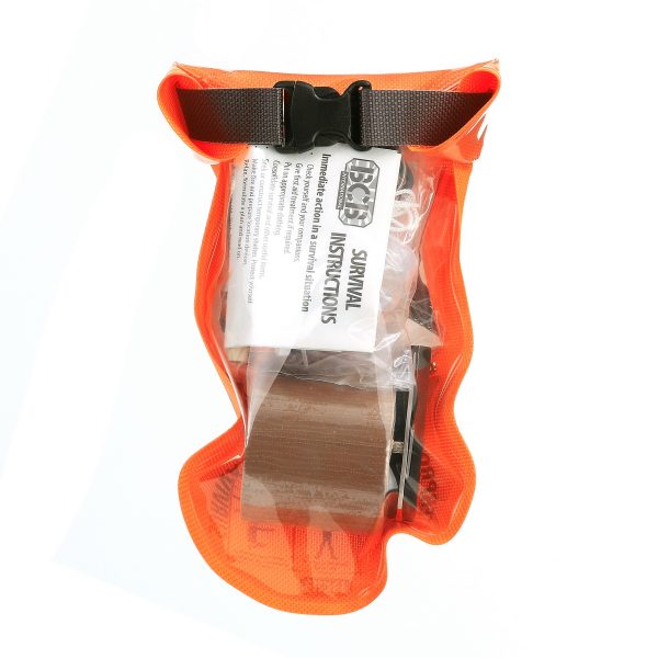 469477 BCB Waterproof survival kit CK0504 <ul> <li><strong>Afmetingen:</strong> 12 x 19,5 cm</li> <li><strong>Gewicht:</strong> 260 g</li> <li><strong>Merk:</strong> BCB</li> </ul> Deze waterdichte survival kit is een compacte en onmisbare uitrusting voor iedere outdoorliefhebber. Perfect ontworpen om essentiële hulpmiddelen binnen handbereik te hebben en beschermd te blijven tegen de elementen. Of je nu een ervaren avonturier bent of een beginner, dit pakket biedt alles wat je nodig hebt om voorbereid te zijn op het onverwachte.