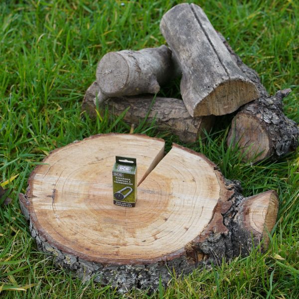 259137 BCB karabijnhaak 3 in 1 CK3105 <big>Karabijnhaak, kompass en thermometer in 1 Deze karabijnhaak is ideaal voor backpacken of outdoor avonturen. </big> <big><strong>Kenmerken:</strong></big> <ul> <li><big>Metalen hoes</big></li> <li><big>Zink legering</big></li> <li><big>Vloeistof gevuld met lichtgevende wijzerplaat om 's nachts gemakkelijk af te lezen</big></li> </ul> <big><strong>Afmeting: </strong>7 x 3 x 1,5 </big>
