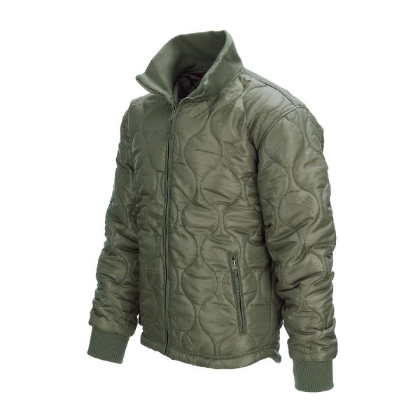 129522 Cold weather jacket Gen.25 Cold weather jacket generatie 2. Groen Betreft de verbeterde versie van de Fostex Cold Weather Jacket. Een fijne lichtgewicht jas welke perfect te gebruiken is als tussenjas tijdens het voorjaar/najaar. De jas draagt comfortabel dankzij het lichte materiaal en de warme opstaande kraag. Perfect voor wandelen, reizen, fietsen, stedentrips en outdooractiviteiten. <strong>Materiaal:</strong> 100% polyester shell / 100% polyester padding <a title="Maattabel" href="https://dump.dev.newagents.nl/wp-content/uploads/2022/05/129522-Cold-weather-jacket-Gen.2-maattabel.pdf" target="_blank" rel="noopener noreferrer"><button><span style="color: #ef471f; font-size: medium;"><strong>Maattabel</strong></span></button></a>