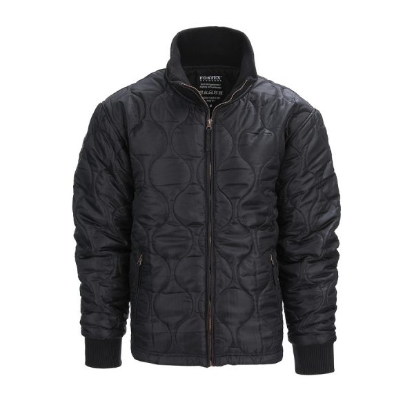 129522 Cold weather jacket Gen.26 Cold weather jacket generatie 2. Zwart Betreft de verbeterde versie van de Fostex Cold Weather Jacket. Een fijne lichtgewicht jas welke perfect te gebruiken is als tussenjas tijdens het voorjaar/najaar. De jas draagt comfortabel dankzij het lichte materiaal en de warme opstaande kraag. Perfect voor wandelen, reizen, fietsen, stedentrips en outdooractiviteiten. <strong>Materiaal:</strong> 100% polyester shell / 100% polyester padding <a title="Maattabel" href="https://dump.dev.newagents.nl/wp-content/uploads/2022/05/129522-Cold-weather-jacket-Gen.2-maattabel.pdf" target="_blank" rel="noopener noreferrer"><button><span style="color: #ef471f; font-size: medium;"><strong>Maattabel</strong></span></button></a> &nbsp;