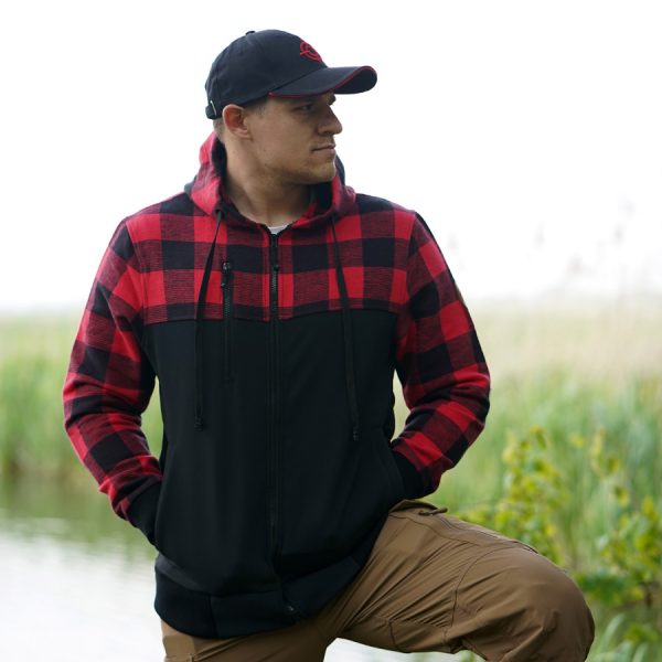 129535 Houthakkers Jack6 1 <div> Het <strong>Houthakkers Jack</strong> is de perfecte keuze voor avonturiers die van outdoor activiteiten houden. Dit jack is een unieke mix van een klassiek houthakkershemd en moderne softshell-technologie, waardoor het zowel functioneel als stijlvol is. Geschikt voor diverse activiteiten zoals <strong>wandelen</strong>, <strong>vissen</strong>, en <strong>survival</strong>. De onderkant van het jack is vervaardigd uit <strong>4-way elastische stof</strong> die waterbestendig is, terwijl de bovenkant gemaakt is van <strong>100% katoen</strong> voor een comfortabele pasvorm. Met diverse handige features is dit jack een must-have voor elke outdoorliefhebber. </div> <div> <a title="Maattabel" href="https://dump.dev.newagents.nl/wp-content/uploads/2022/01/129535-Houthakkers-Jack-maattabel.pdf" target="_blank" rel="noopener noreferrer"><button><span style="color: #ef471f; font-size: medium;"><strong>Maattabel</strong></span></button></a> </div>