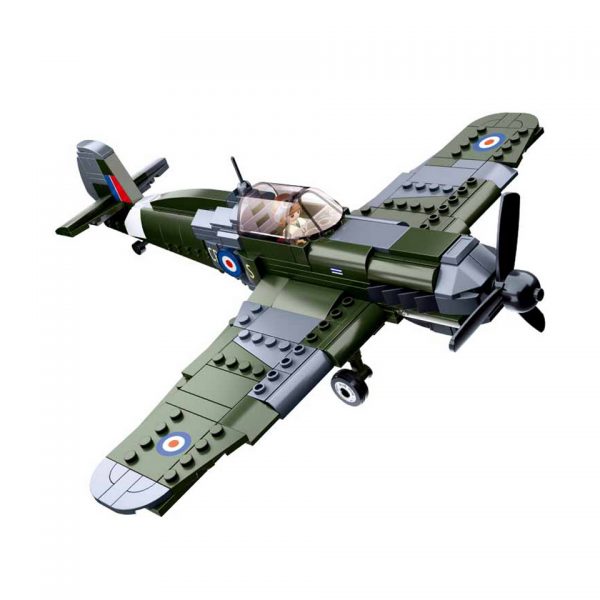 413315 Sluban Fighter of the British Army M38 B0712 <big>Sluban is hét merk met leger gerelateerde bouwsets. Sluban is een van de weinige aanbieders van bouwstenen die legerartikelen in haar assortiment heeft. Het voordeel van Sluban is dat het ook compatibel is met andere grote bouwsteenmerken, je hoeft je dus geen zorgen te maken dat sluban niet past op je andere bouwsteenmerken.</big> <big><strong>Inhoud set:</strong> Aantal minifiguren: 1 Aantal blokjes: 290 Doosafmeting (BxHxD): 38 x 23.5 x 7 cm Moeilijkheidsgraad: gemiddeld (vanaf 8 jaar)</big>