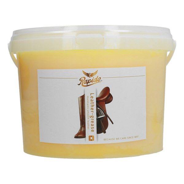 Ledervet Blank 5liter 1 <strong>Rapide Ledercrème / Ledervet blank/neutraal 5 liter </strong>is een product om leder regelmatig te onderhouden. Trekt goed in de poriën van het leder en houd het leder soepel. Conserveert het leder en is te gebruiken op meubelen, tassen, jassen, zadels, hoofdstellen, etc. Altijd op een onopvallende plaats uitproberen, vooral op een nieuw stuk leer. Bevat minerale oliën gemengd met hoogwaardige wassen. <div class="crayon-toolbar" data-settings=" mouseover overlay hide delay"> <div class="crayon-tools"> <div class="crayon-button crayon-nums-button crayon-pressed" title="Regelnummers aan/uit"> <div></div> <div class="crayon-button-icon">Ledervet Rapide  - Inhoud: 5000 ml. - Blank/Neutraal Onderhoud en verzorgt</div> </div> </div> </div> &nbsp;
