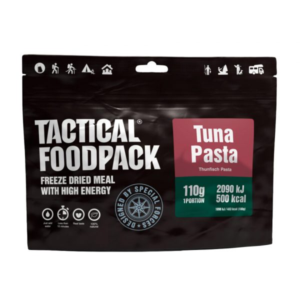 316105 Tactical Foodpack Tuna Pasta 110g <big>Romige tomatenpasta die perfect is voor als lunch of als avondmaaltijd met tonijn en kruiden met een vleugje kaneel. Dit recept is geïnspireerd door Jamie Oliver.</big> <big>Energiegehalte per portie is 500 kcal.</big> <big><strong>Hoe klaar te maken:</strong></big> <big>Open de verpakking - verwijder het vochtzakje - voeg 300ml warm/heet water toe - even goed roeren - sluit de verpakking weer en wacht 8 minuten</big> <big><strong>Ingrediënten:</strong> Pasta(50%)(harde tarwe, water), gemalen tomaten, tonijn in olie (18%), visbouillon, koolzaadolie, brokkelkaas, suiker, chili, kaneel, basilicum, peper, zout.</big> <big><strong>Let op! Kan sporen van selderij en mosterd bevatten.</strong></big>