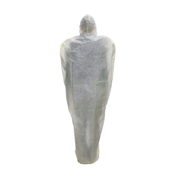 313236 BCB Thermal protective aid MF206D1 De <strong>BCB Thermal Protective Aid</strong> is speciaal ontworpen voor situaties waarin verlies van lichaamswarmte een bedreiging vormt. Dit compacte en lichtgewicht hulpmiddel biedt cruciale bescherming bij onderkoeling of kan worden gebruikt als extra noodhoes over een slaapzak. Voorzien van een <strong>capuchon</strong> en <strong>ritssluiting</strong>, biedt deze beschermhoes optimale isolatie. Met een opgevouwen formaat van <strong>20 x 30 cm</strong> en een gewicht van slechts <strong>270 g</strong>, is het gemakkelijk mee te nemen in nooduitrustingen. Gemaakt van <strong>PE-gecoat PP Non-woven</strong> materiaal, is het zowel duurzaam als effectief in extreme omstandigheden.