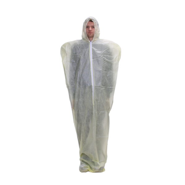 313236 BCB Thermal protective aid MF206D2 De <strong>BCB Thermal Protective Aid</strong> is speciaal ontworpen voor situaties waarin verlies van lichaamswarmte een bedreiging vormt. Dit compacte en lichtgewicht hulpmiddel biedt cruciale bescherming bij onderkoeling of kan worden gebruikt als extra noodhoes over een slaapzak. Voorzien van een <strong>capuchon</strong> en <strong>ritssluiting</strong>, biedt deze beschermhoes optimale isolatie. Met een opgevouwen formaat van <strong>20 x 30 cm</strong> en een gewicht van slechts <strong>270 g</strong>, is het gemakkelijk mee te nemen in nooduitrustingen. Gemaakt van <strong>PE-gecoat PP Non-woven</strong> materiaal, is het zowel duurzaam als effectief in extreme omstandigheden.