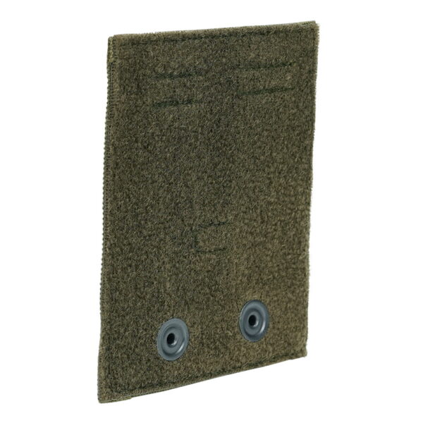 359997 MOLLE patch adapter hook loop medium1 De <strong>MOLLE Patch Adapter Hook + Loop Medium</strong> van <strong>101 INC</strong> is de perfecte oplossing voor het toevoegen van patches, emblemen of pouches aan je MOLLE-systeem, zelfs als je tas of tactical vest geen klittenbandpaneel heeft. Dit handige klittenbandpaneel is eenvoudig te monteren en maakt het mogelijk om je patches veilig en stevig te bevestigen. Of je nu je gear personaliseert of extra opbergruimte nodig hebt, deze adapter biedt de flexibiliteit om aan je behoeften te voldoen.
