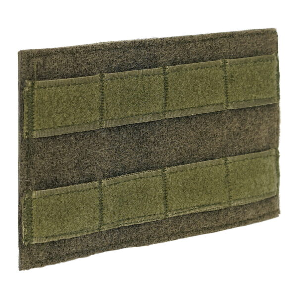 359998 MOLLE patch adapter hook loop big <strong>MOLLE Patch Adapter Hook & Loop Big – Ideaal voor Patches en Pouches</strong> Met de <strong>MOLLE Patch Adapter Hook & Loop Big</strong> breid je eenvoudig de functionaliteit van je <strong>rugzak</strong> of <strong>tactical vest</strong> uit. Dit handige klittenbandpaneel is speciaal ontworpen om te worden bevestigd aan <strong>MOLLE-systemen</strong>, zodat je gemakkelijk patches, emblemen of kleine pouches kunt toevoegen. Perfect voor iedereen die flexibiliteit en maatwerk belangrijk vindt in hun uitrusting.