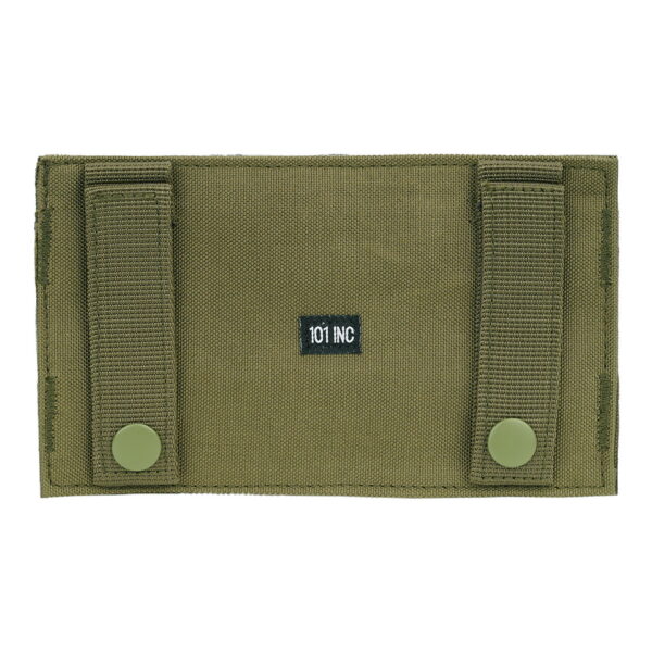 359998 MOLLE patch adapter hook loop big1 <strong>MOLLE Patch Adapter Hook & Loop Big – Ideaal voor Patches en Pouches</strong> Met de <strong>MOLLE Patch Adapter Hook & Loop Big</strong> breid je eenvoudig de functionaliteit van je <strong>rugzak</strong> of <strong>tactical vest</strong> uit. Dit handige klittenbandpaneel is speciaal ontworpen om te worden bevestigd aan <strong>MOLLE-systemen</strong>, zodat je gemakkelijk patches, emblemen of kleine pouches kunt toevoegen. Perfect voor iedereen die flexibiliteit en maatwerk belangrijk vindt in hun uitrusting.