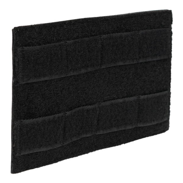 359998 MOLLE patch adapter hook loop big3 <strong>MOLLE Patch Adapter Hook & Loop Big – Ideaal voor Patches en Pouches</strong> Met de <strong>MOLLE Patch Adapter Hook & Loop Big</strong> breid je eenvoudig de functionaliteit van je <strong>rugzak</strong> of <strong>tactical vest</strong> uit. Dit handige klittenbandpaneel is speciaal ontworpen om te worden bevestigd aan <strong>MOLLE-systemen</strong>, zodat je gemakkelijk patches, emblemen of kleine pouches kunt toevoegen. Perfect voor iedereen die flexibiliteit en maatwerk belangrijk vindt in hun uitrusting.