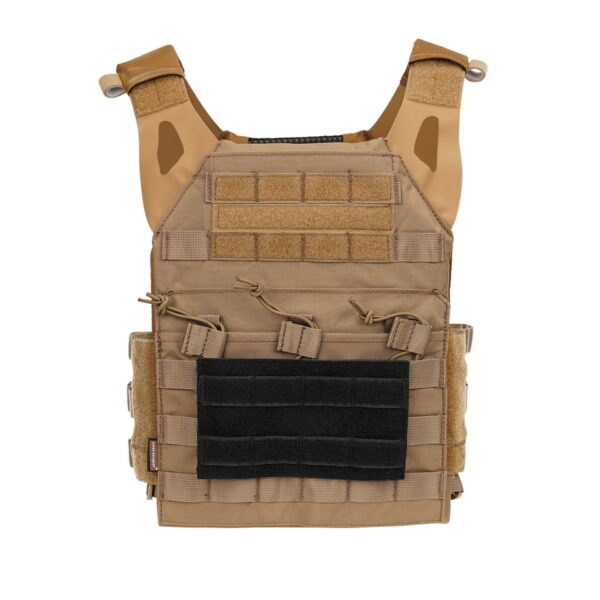 359998 MOLLE patch adapter hook loop big5 <strong>MOLLE Patch Adapter Hook & Loop Big – Ideaal voor Patches en Pouches</strong> Met de <strong>MOLLE Patch Adapter Hook & Loop Big</strong> breid je eenvoudig de functionaliteit van je <strong>rugzak</strong> of <strong>tactical vest</strong> uit. Dit handige klittenbandpaneel is speciaal ontworpen om te worden bevestigd aan <strong>MOLLE-systemen</strong>, zodat je gemakkelijk patches, emblemen of kleine pouches kunt toevoegen. Perfect voor iedereen die flexibiliteit en maatwerk belangrijk vindt in hun uitrusting.