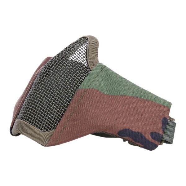 219277 Airsoft face mask nylon mesh woodland Stevig gezichts beschermingsmasker Woodland. Dit masker beschermt het gezicht tegen de munitie uit replica's. 101 inc. Materiaal: nylon met mesh ventilatie voor de mond.