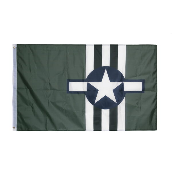 447305 Vlag USAF Invasion Marks <big>Vlag USAF Invasion Marks D-Day.</big> <big>Gemaakt van 100% polyester</big> <big><strong>Afmeting; </strong>1 X 1,5 m</big>