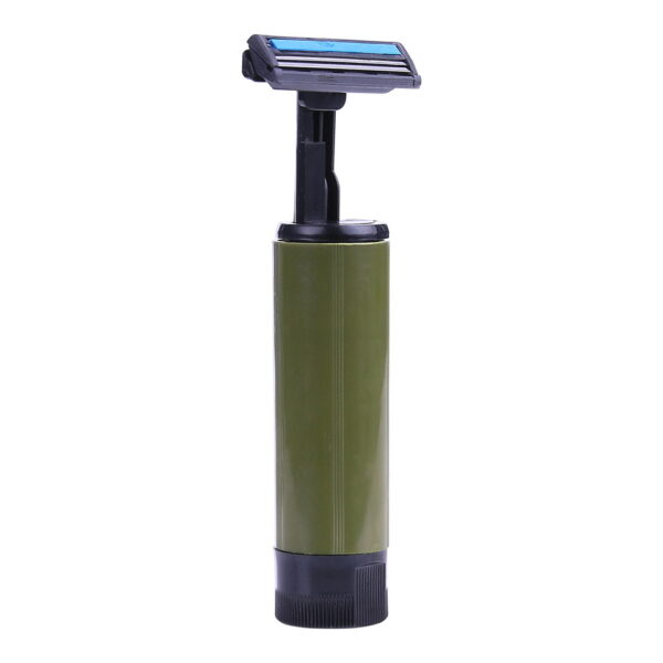 469461 BCB Twist razor CS613 BCB Twist Razor CS613 - Robuust en Draagbaar De BCB Twist Razor CS613 is een uitstekende keuze voor wie op zoek is naar een stevig en draagbaar scheermes. Met zijn robuuste design en slimme functionaliteit is dit scheermes ideaal voor op vakantie of onderweg. Het handige ontwerp zorgt ervoor dat je met een simpele draai aan het handvat het scheermes tevoorschijn kunt halen. Geen gedoe meer met losse onderdelen of beschermkappen. Je kunt direct beginnen met scheren, waar je ook bent. De BCB Twist Razor CS613 wordt geleverd met vier repliceerbare mesjes, wat betekent dat je lang kunt genieten van een scherpe scheerbeurt. De dubbele bladen zorgen voor een glad resultaat. Met afmetingen van 8 cm x 2 cm (gevouwen) en 11 cm x 2 cm (geopend) is dit scheermes compact en gemakkelijk mee te nemen in je toilettas of bagage. Het duurzame en lichtgewicht ontwerp maakt het een betrouwbare metgezel voor al je reizen. Maak je vakantie-uitrusting compleet met de BCB Twist Razor CS613 - het perfecte scheermes voor onderweg. Bestel nu en ervaar het gemak en de kwaliteit van dit robuuste en draagbare scheermes! <big><strong>Functies</strong></big> <ul> <li><big>Vier repliceerbare mesjes inbegrepen.</big></li> <li><big>Dubbele bladen</big></li> <li><big>Duurzaam en lichtgewicht</big></li> </ul> <big><strong>Afmeting gevouwen:</strong> 8cm x 2cm (3 x 1”) <strong>Afmeting geopend:</strong> 11 x 2cm</big>