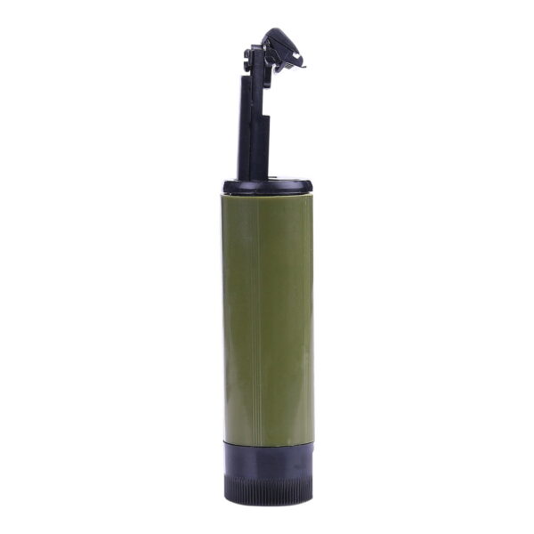 469461 BCB Twist razor CS6136 BCB Twist Razor CS613 - Robuust en Draagbaar De BCB Twist Razor CS613 is een uitstekende keuze voor wie op zoek is naar een stevig en draagbaar scheermes. Met zijn robuuste design en slimme functionaliteit is dit scheermes ideaal voor op vakantie of onderweg. Het handige ontwerp zorgt ervoor dat je met een simpele draai aan het handvat het scheermes tevoorschijn kunt halen. Geen gedoe meer met losse onderdelen of beschermkappen. Je kunt direct beginnen met scheren, waar je ook bent. De BCB Twist Razor CS613 wordt geleverd met vier repliceerbare mesjes, wat betekent dat je lang kunt genieten van een scherpe scheerbeurt. De dubbele bladen zorgen voor een glad resultaat. Met afmetingen van 8 cm x 2 cm (gevouwen) en 11 cm x 2 cm (geopend) is dit scheermes compact en gemakkelijk mee te nemen in je toilettas of bagage. Het duurzame en lichtgewicht ontwerp maakt het een betrouwbare metgezel voor al je reizen. Maak je vakantie-uitrusting compleet met de BCB Twist Razor CS613 - het perfecte scheermes voor onderweg. Bestel nu en ervaar het gemak en de kwaliteit van dit robuuste en draagbare scheermes! <big><strong>Functies</strong></big> <ul> <li><big>Vier repliceerbare mesjes inbegrepen.</big></li> <li><big>Dubbele bladen</big></li> <li><big>Duurzaam en lichtgewicht</big></li> </ul> <big><strong>Afmeting gevouwen:</strong> 8cm x 2cm (3 x 1”) <strong>Afmeting geopend:</strong> 11 x 2cm</big>