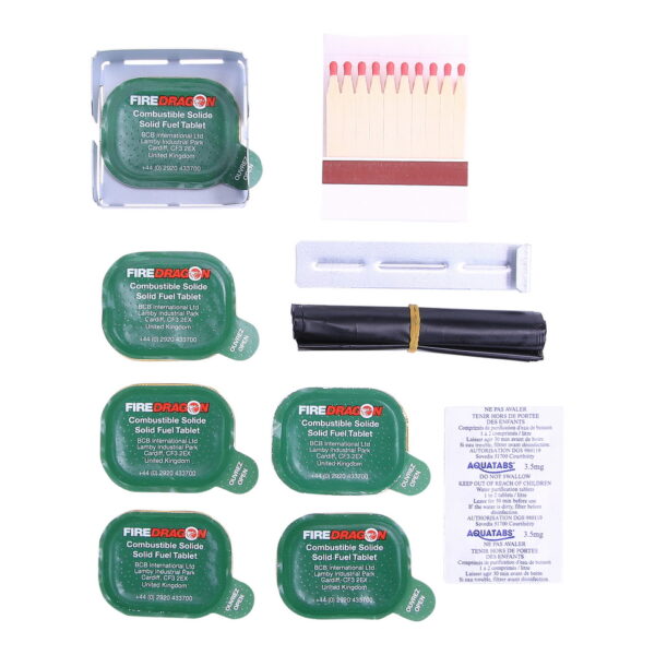 311093 BCB Ration heating kit CN363 <big>Dit verwarmingsset is ontworpen om te worden gebruikt voor in rantsoenpakketten voor militaire en humanitaire hulp.</big> <big>De compacte rantsoenkits bevatten BCB's FireDragon milieuvriendelijke en niet-giftige brandstof.</big> <big>De brandstofcapsules van 7 g zijn gemaakt van aluminium, wat betekent dat ze kunnen worden gebruikt als kooktoestel door simpelweg het deksel eraf te halen en de milieuvriendelijke brandstof aan te steken.</big> <big>De brandstofcapsules verwarmen in minder dan 5 minuten 300 ml water van 10°C tot 55°C.</big> <big>De capsules worden geleverd met een ingenieus ontworpen opvouwbaar fornuis.</big> <big><strong>Inhoud:</strong></big> <ul> <li><big>1 x opklapbaar fornuis</big></li> <li><big>1 x grijphendel</big></li> <li><big>6 x FireDragon Fuel-tabletten</big></li> <li><big>1 x vuilniszak</big></li> <li><big>1 x zakje met 20 lucifers</big></li> <li><big>6 x waterzuiverende tabletten</big></li> <li><big>3 x tandenstokers</big></li> </ul> <big><strong>Afmetingen:</strong> 120 x 91 x 19 mm</big>